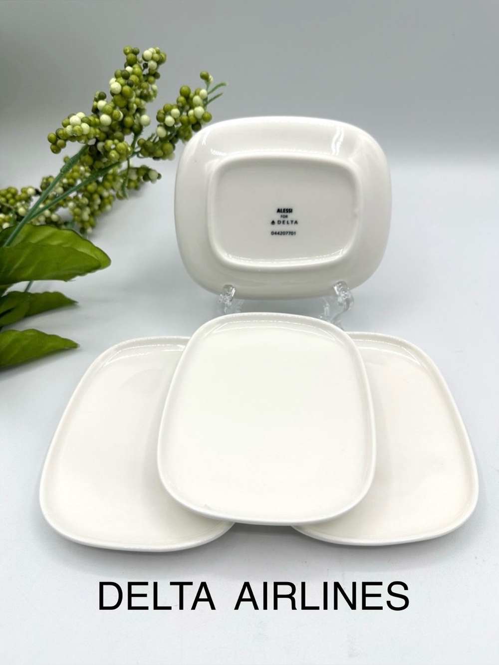 Set of 4 DELTA Airlines 1st Class Appetizer Plates